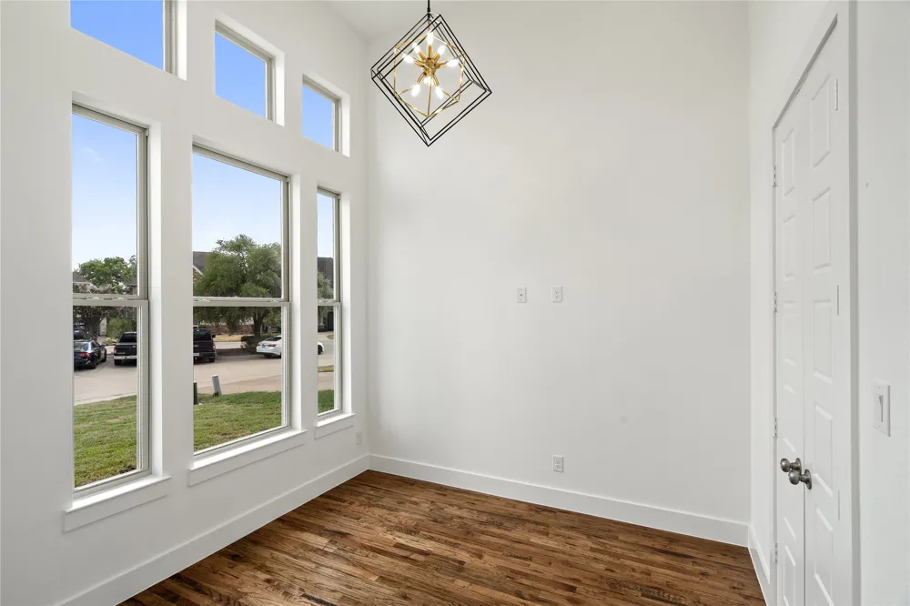 907 Saint George Place DeSoto, TX 75115