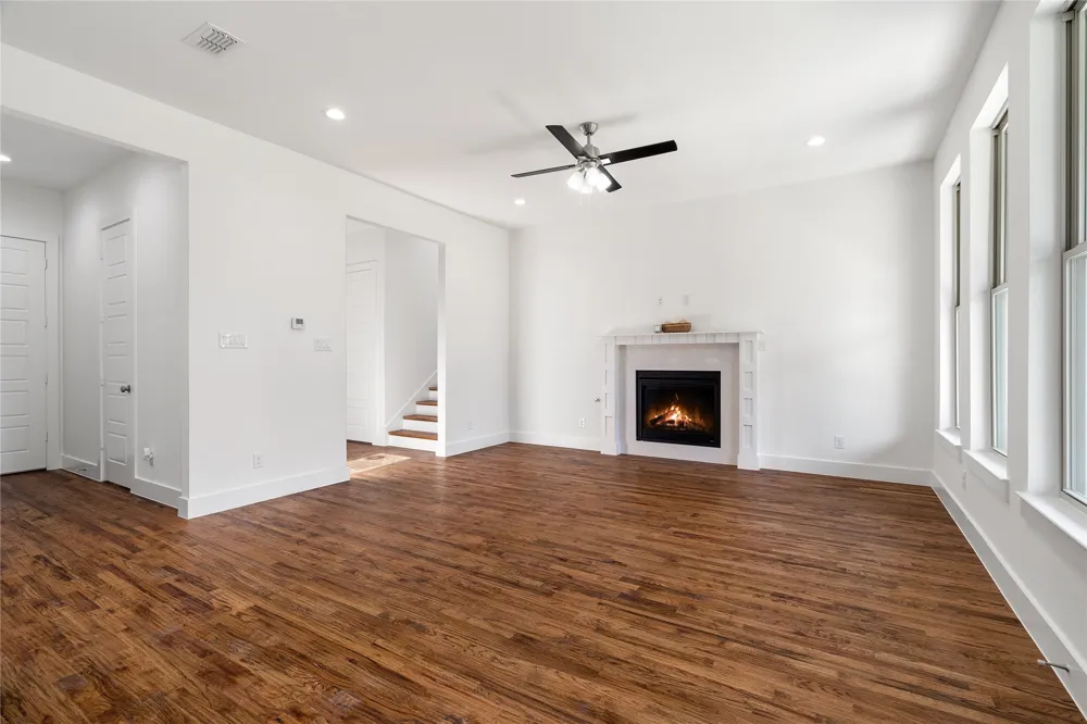 907 Saint George Place DeSoto, TX 75115
