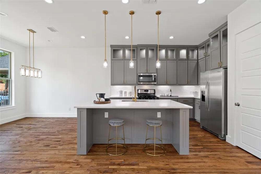 907 Saint George Place DeSoto, TX 75115