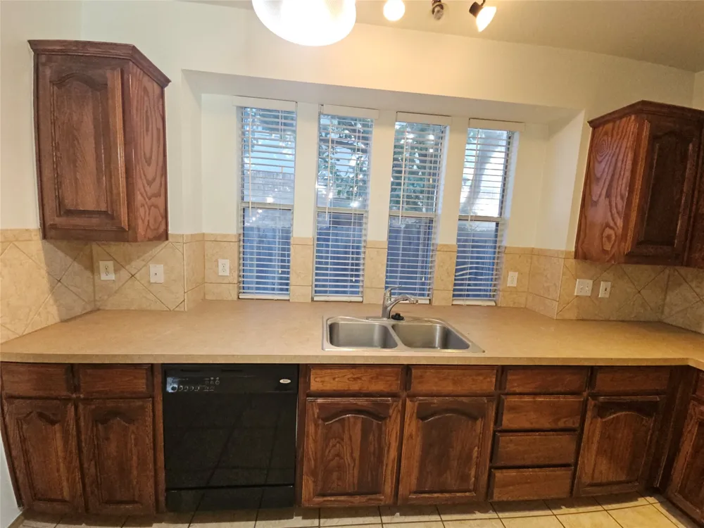 10945 Hawks Landing Road Fort Worth, TX 76052