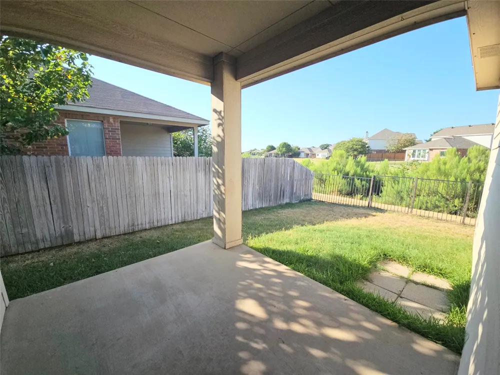 10945 Hawks Landing Road Fort Worth, TX 76052