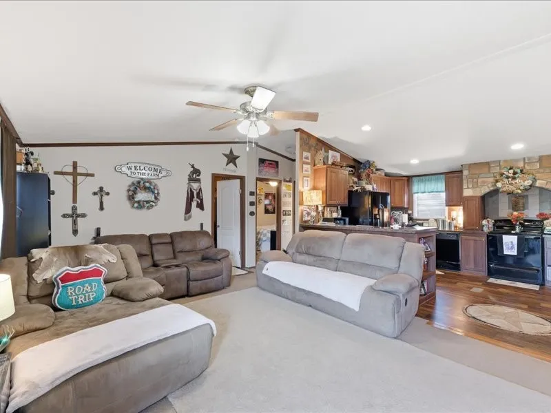 7515 County Road 1014a Joshua, TX 76058