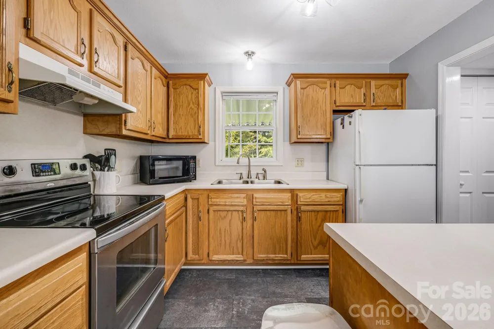 303 Hunter Street Burnsville, NC 28714