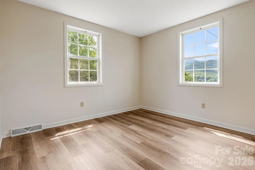 303 Hunter Street Burnsville, NC 28714