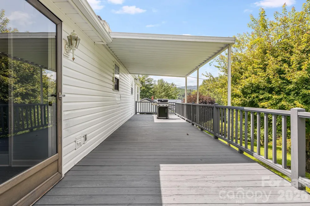 303 Hunter Street Burnsville, NC 28714