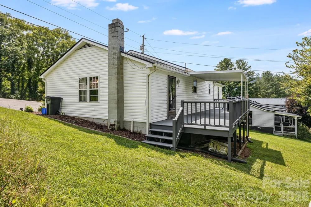 303 Hunter Street Burnsville, NC 28714