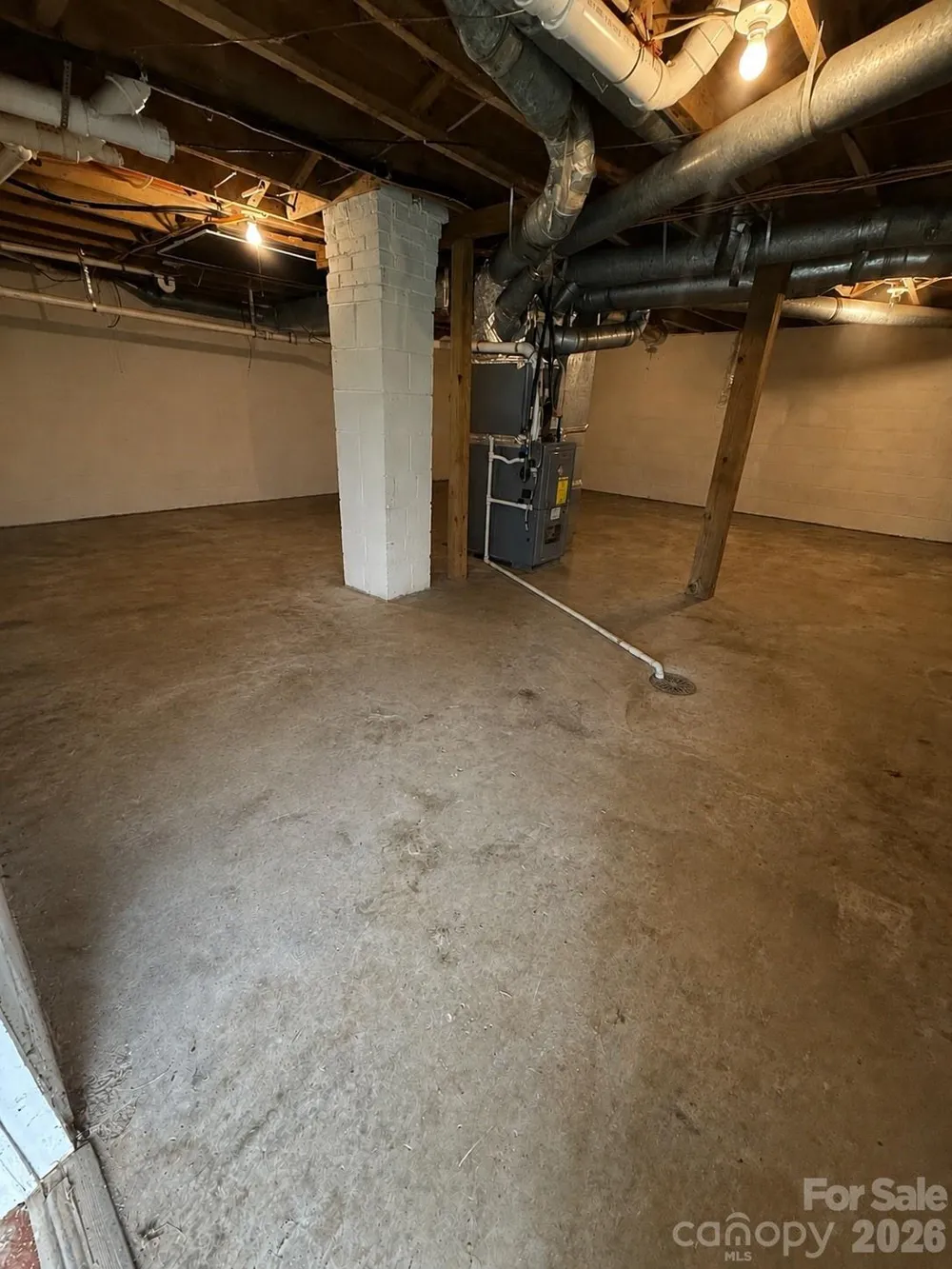 303 Hunter Street Burnsville, NC 28714
