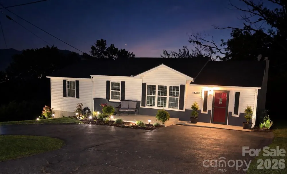 303 Hunter Street Burnsville, NC 28714