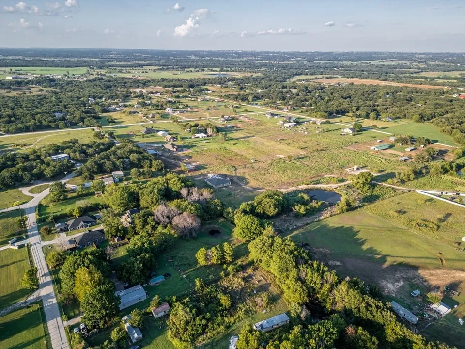453 County Road 3383 Paradise, TX 76073