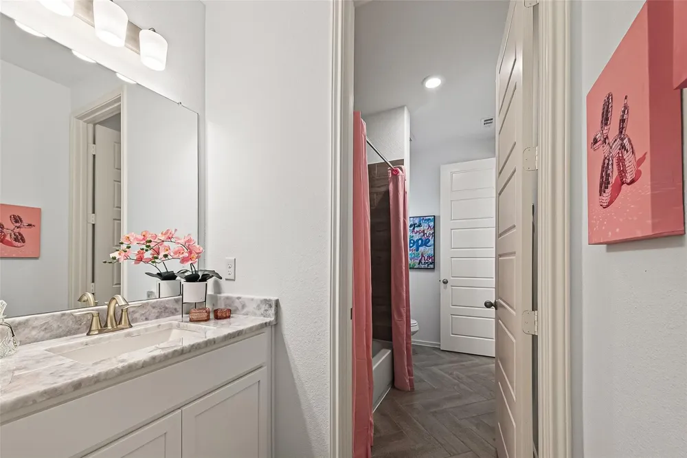 13610 Lago Vista Drive Iowa Colony, TX 77583