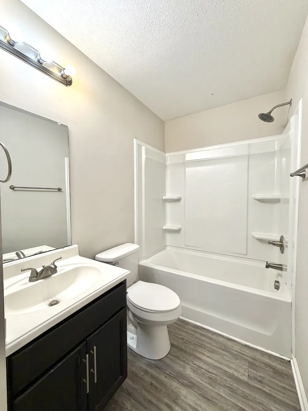 412 Redbud Ln Clarksville, TN 37043