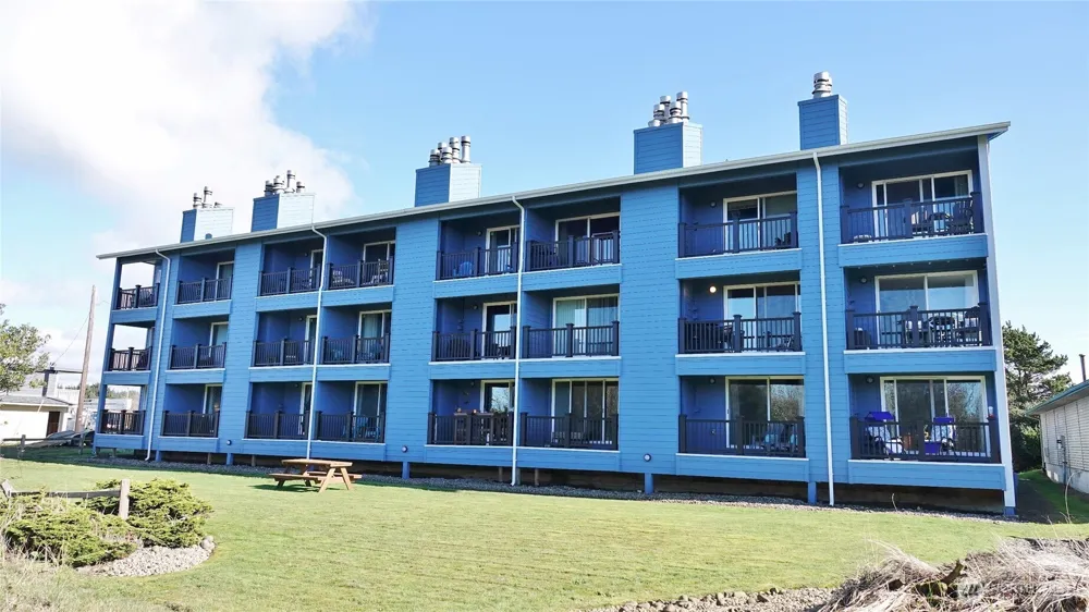 835 Ocean Shores Boulevard NW #206 Ocean Shores, WA 98569
