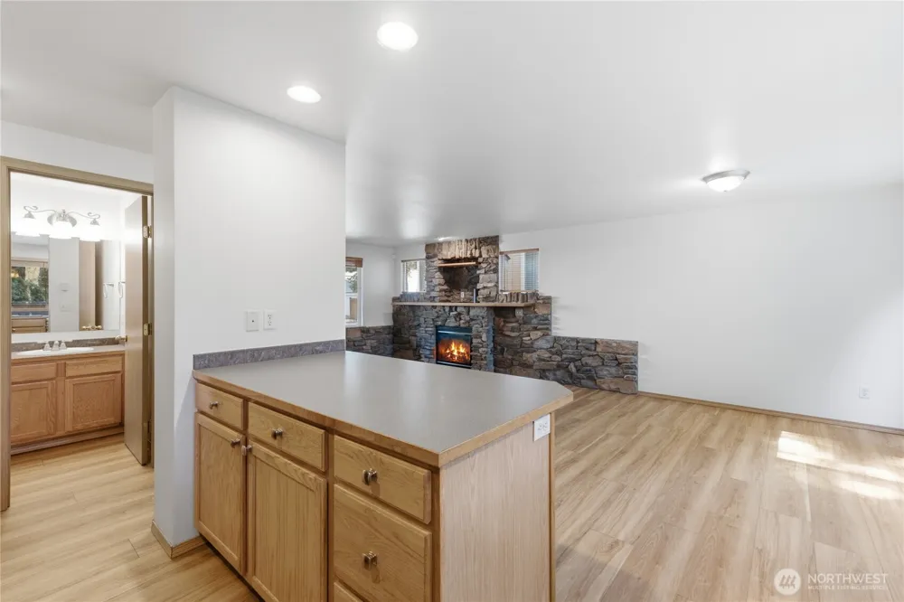 808 28th Avenue SE Puyallup, WA 98374
