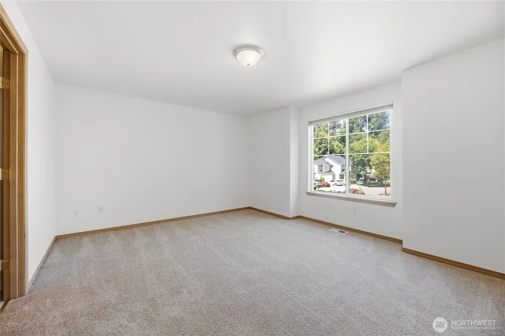 808 28th Avenue SE Puyallup, WA 98374