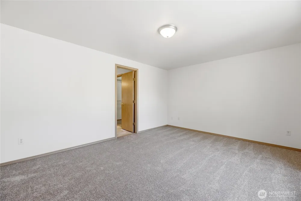 808 28th Avenue SE Puyallup, WA 98374