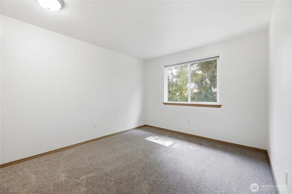 808 28th Avenue SE Puyallup, WA 98374
