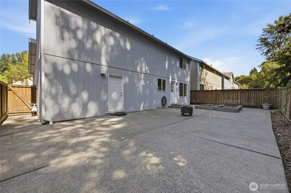808 28th Avenue SE Puyallup, WA 98374