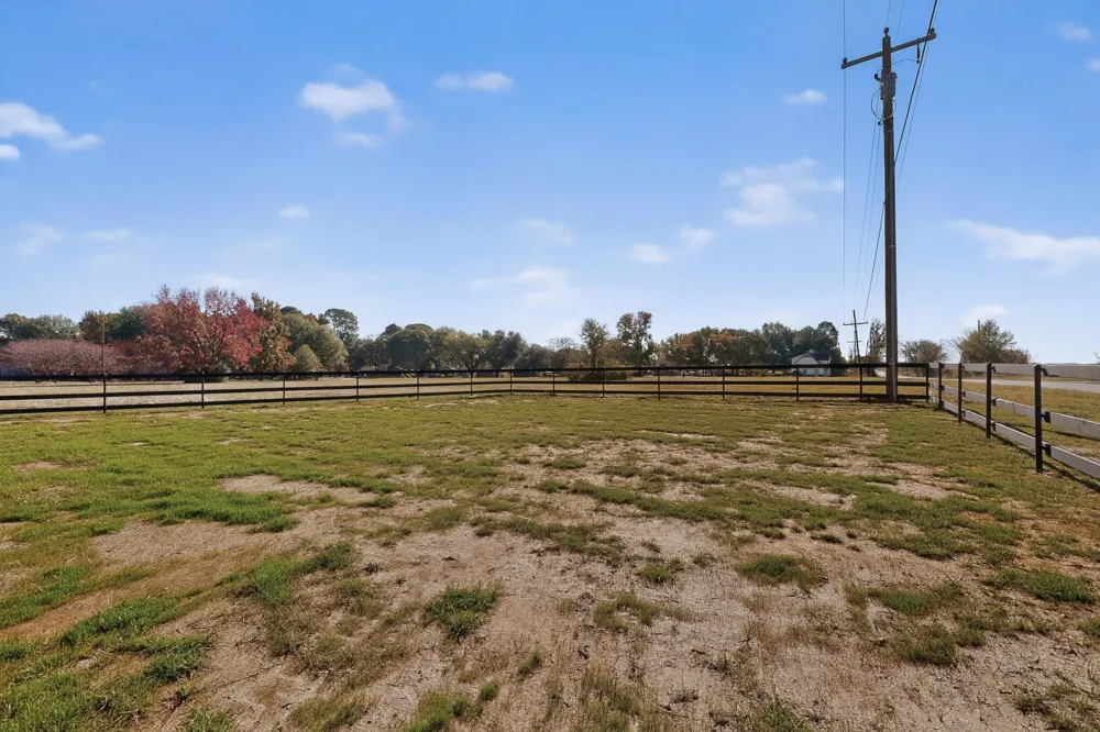 100 Diamond T Ranch Road Trinidad, TX 75163