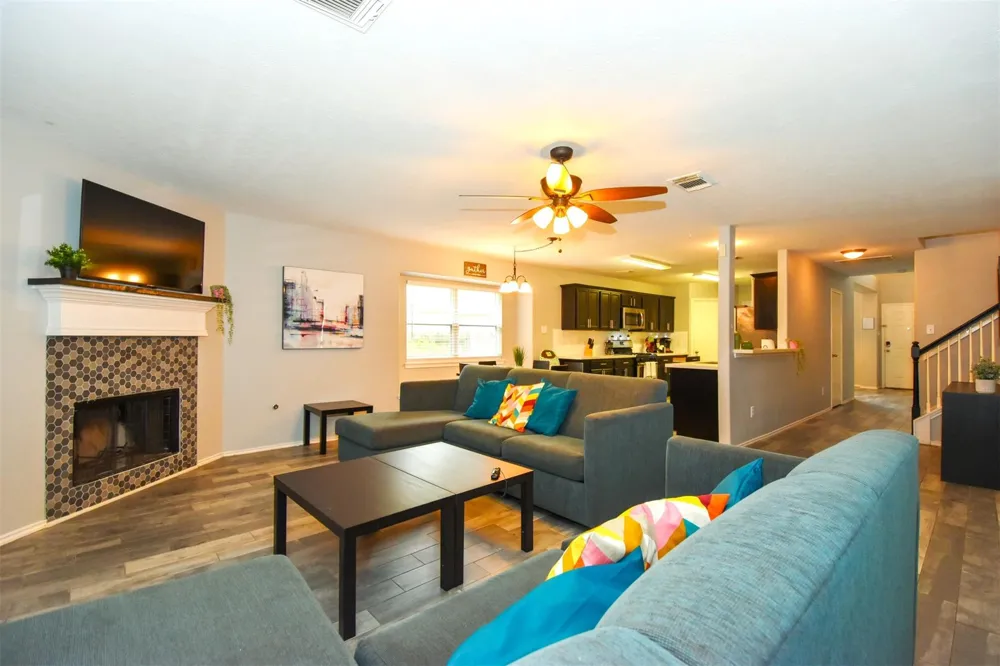 11007 Shumard Oak Court Houston, TX 77065