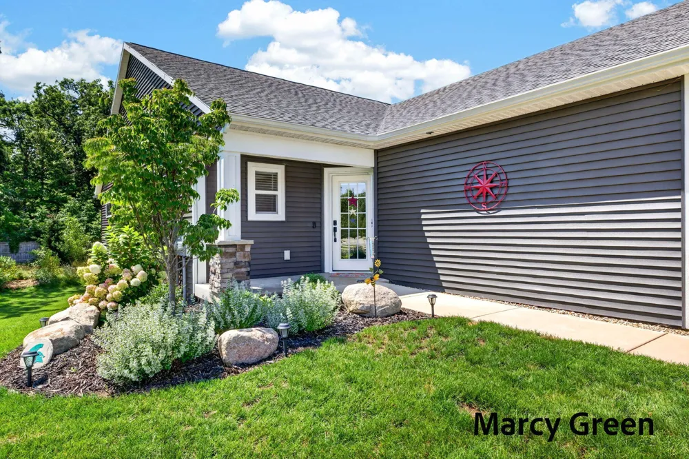 15080 Kingfisher Way Grand Haven, MI 49417
