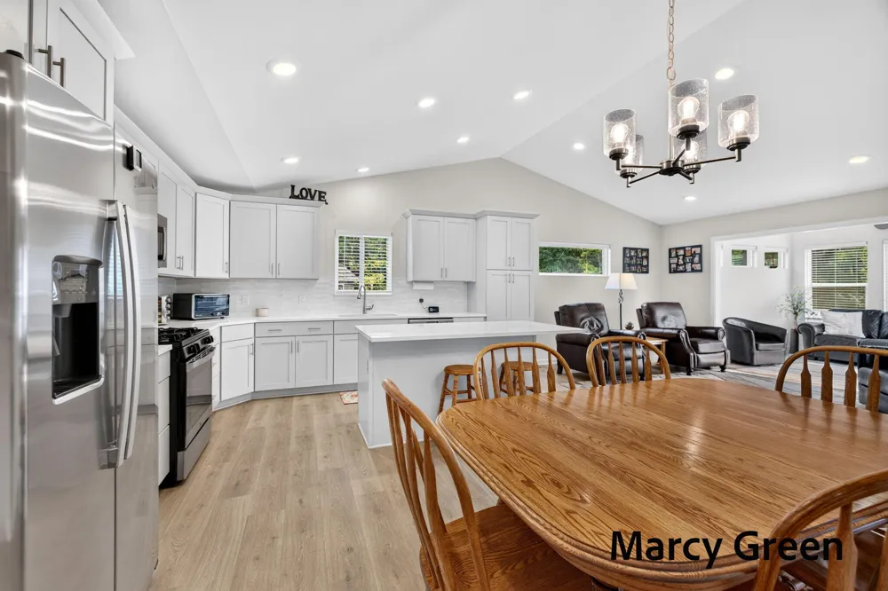 15080 Kingfisher Way Grand Haven, MI 49417