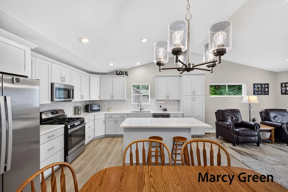 15080 Kingfisher Way Grand Haven, MI 49417