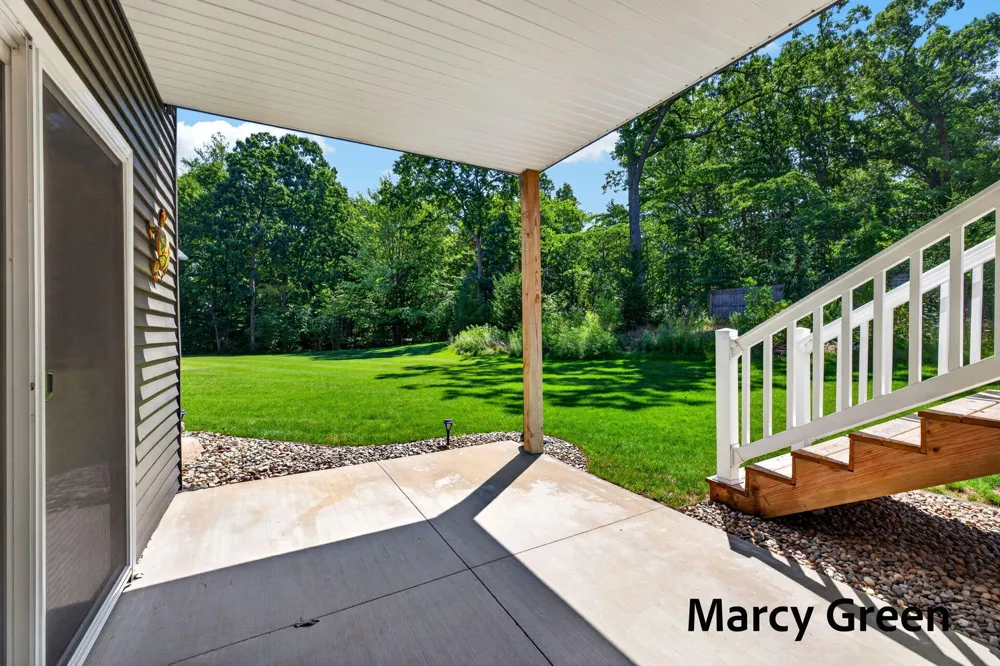 15080 Kingfisher Way Grand Haven, MI 49417