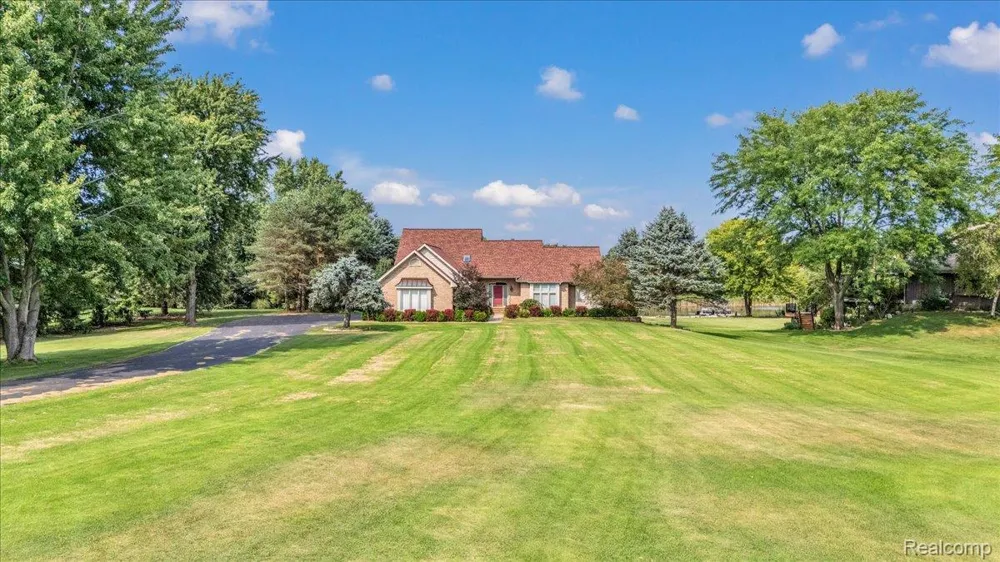 4100 Newcastle Drive Clarkston City, MI 48348