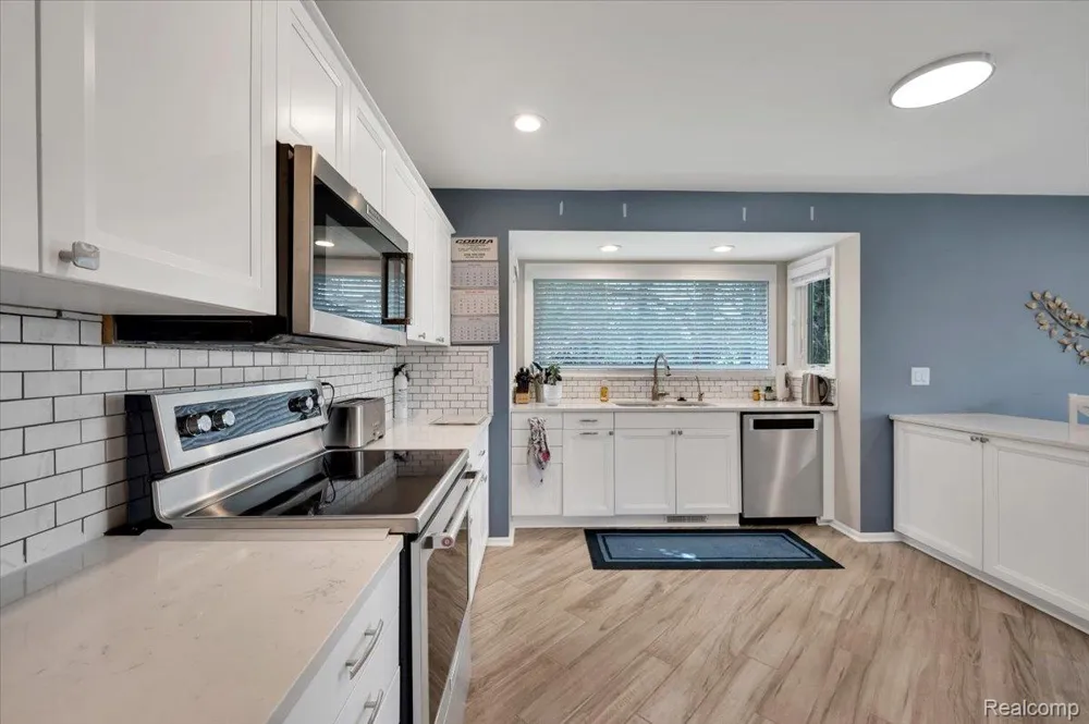 4100 Newcastle Drive Clarkston City, MI 48348
