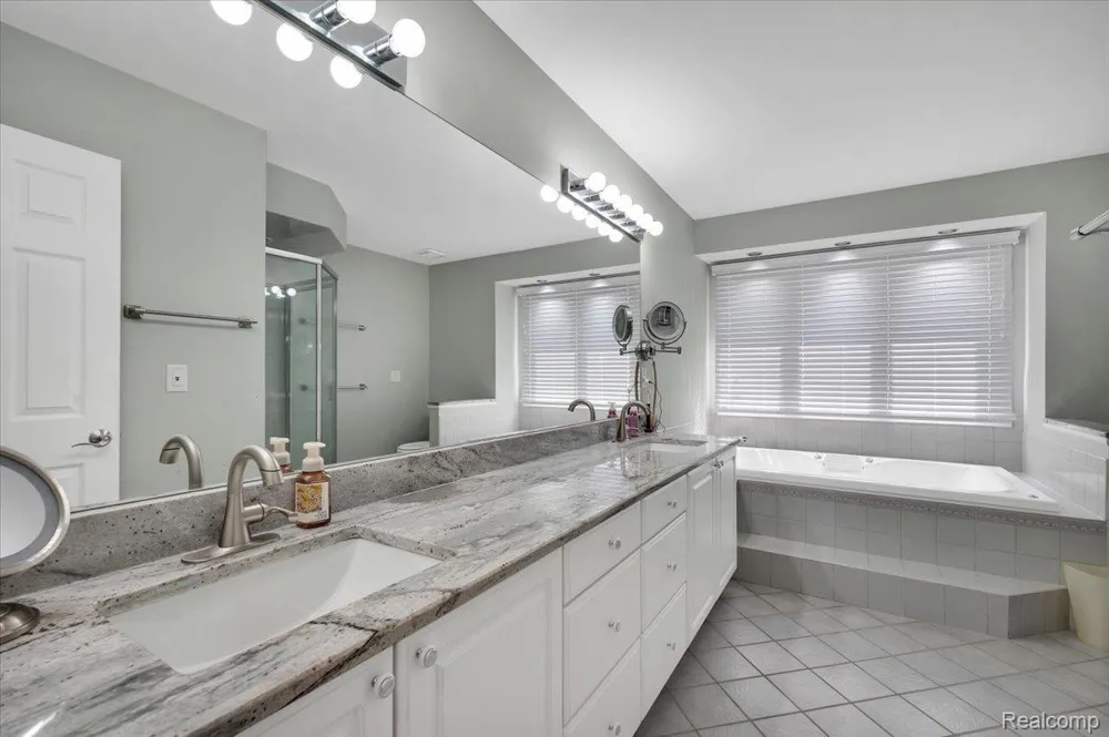 4100 Newcastle Drive Clarkston City, MI 48348
