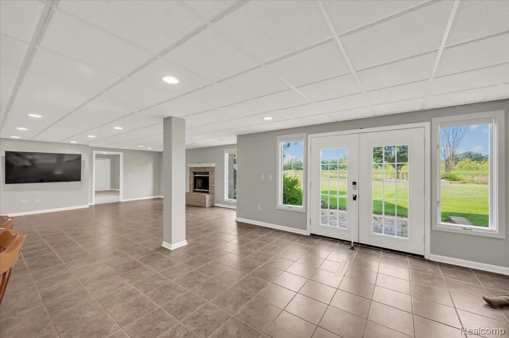 4100 Newcastle Drive Clarkston City, MI 48348