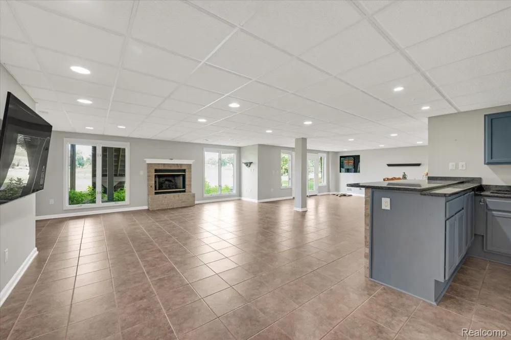 4100 Newcastle Drive Clarkston City, MI 48348