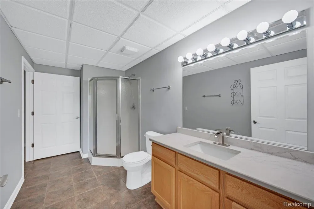 4100 Newcastle Drive Clarkston City, MI 48348