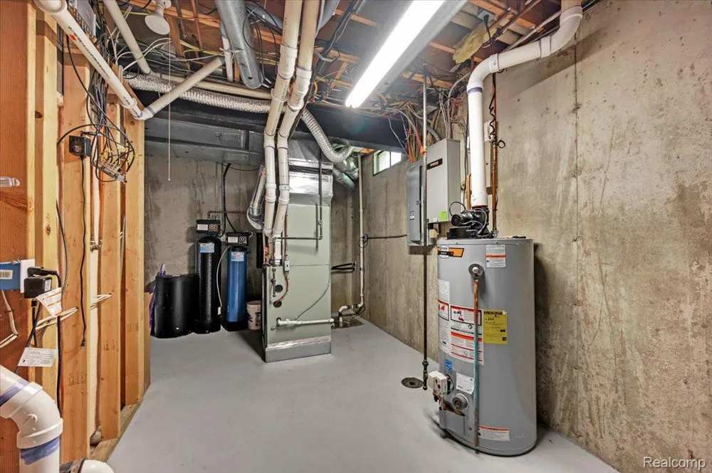 4100 Newcastle Drive Clarkston City, MI 48348