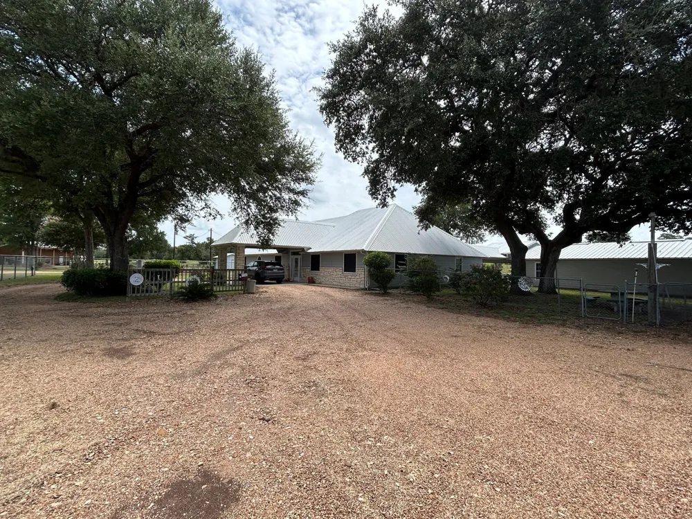 7618 Meiners Road Ledbetter, TX 78946