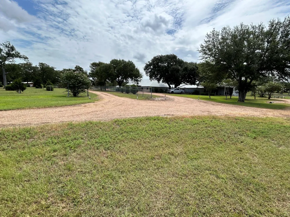 7618 Meiners Road Ledbetter, TX 78946