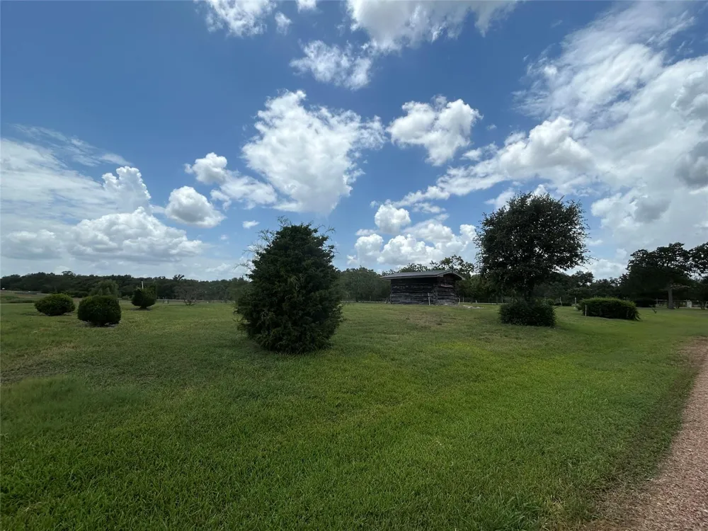 7618 Meiners Road Ledbetter, TX 78946