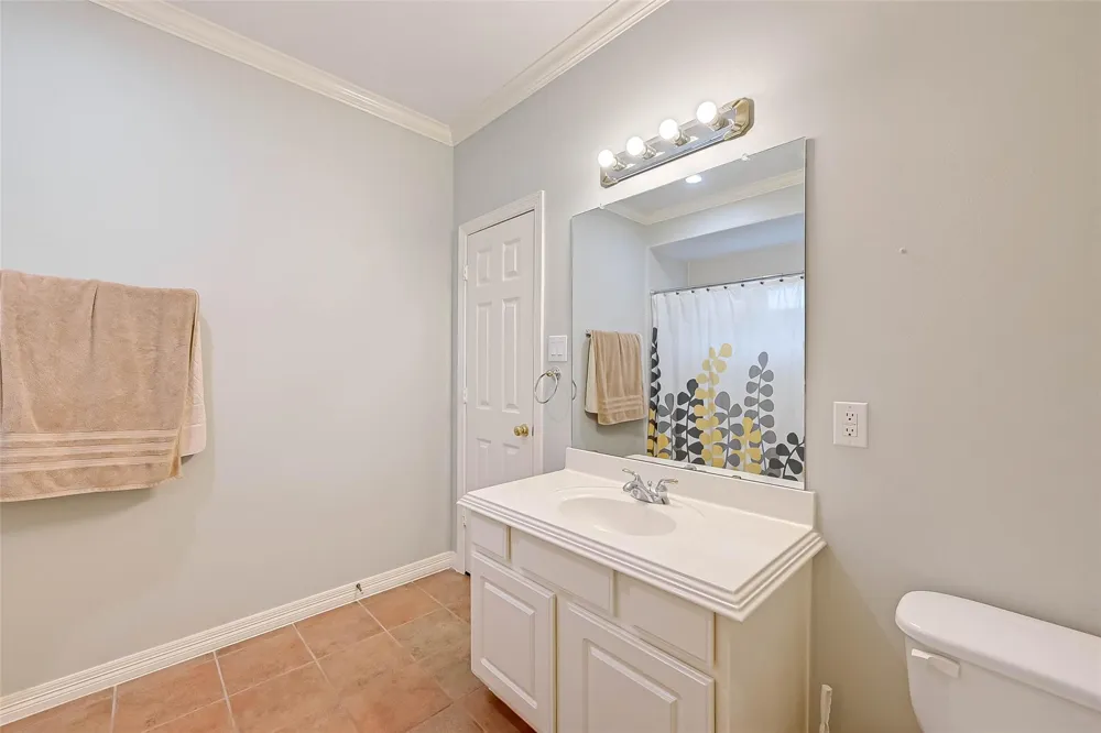 2650 Shady Acres Landing Houston, TX 77008