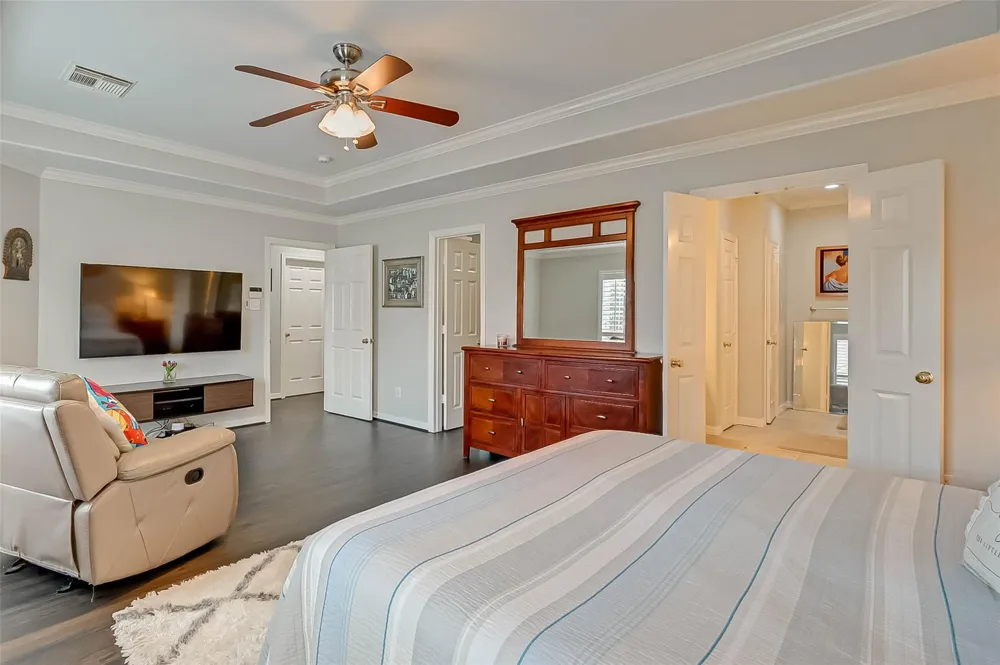 2650 Shady Acres Landing Houston, TX 77008