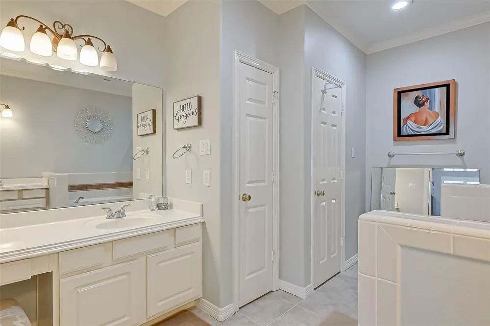 2650 Shady Acres Landing Houston, TX 77008