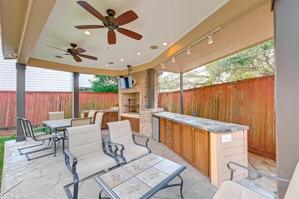2650 Shady Acres Landing Houston, TX 77008