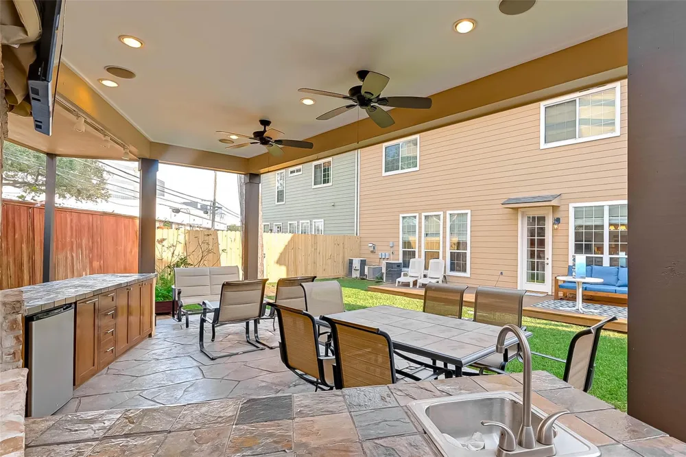 2650 Shady Acres Landing Houston, TX 77008