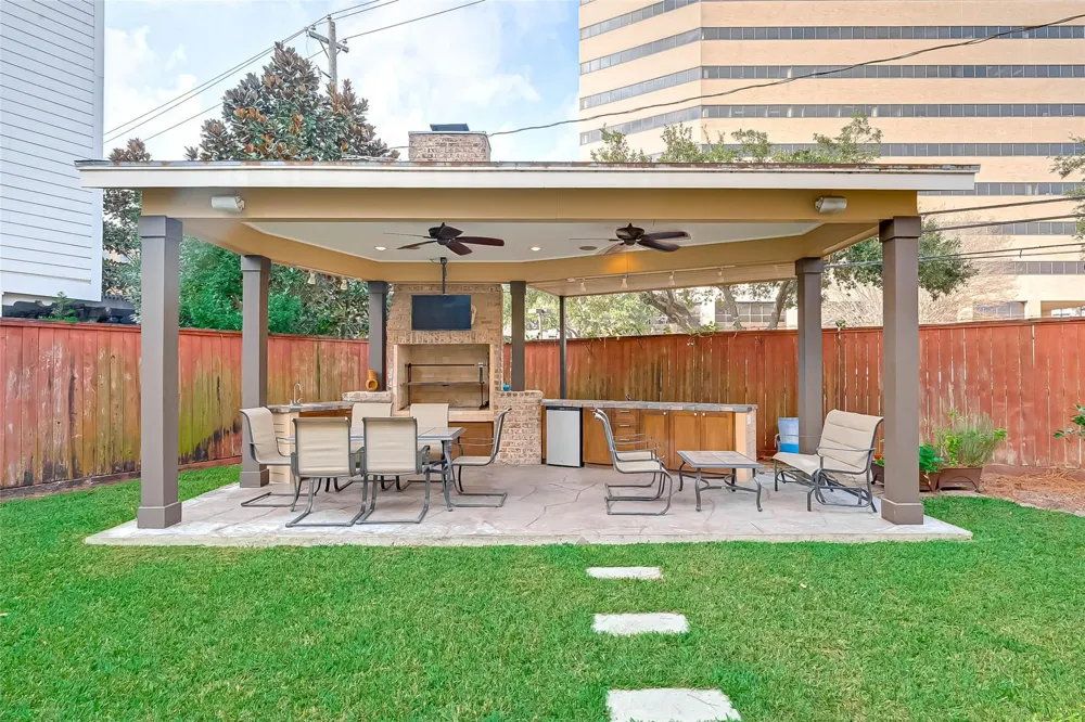 2650 Shady Acres Landing Houston, TX 77008