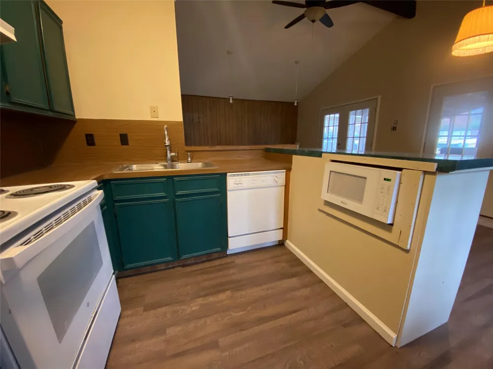 28629 Netawaka Huntsville, TX 77320