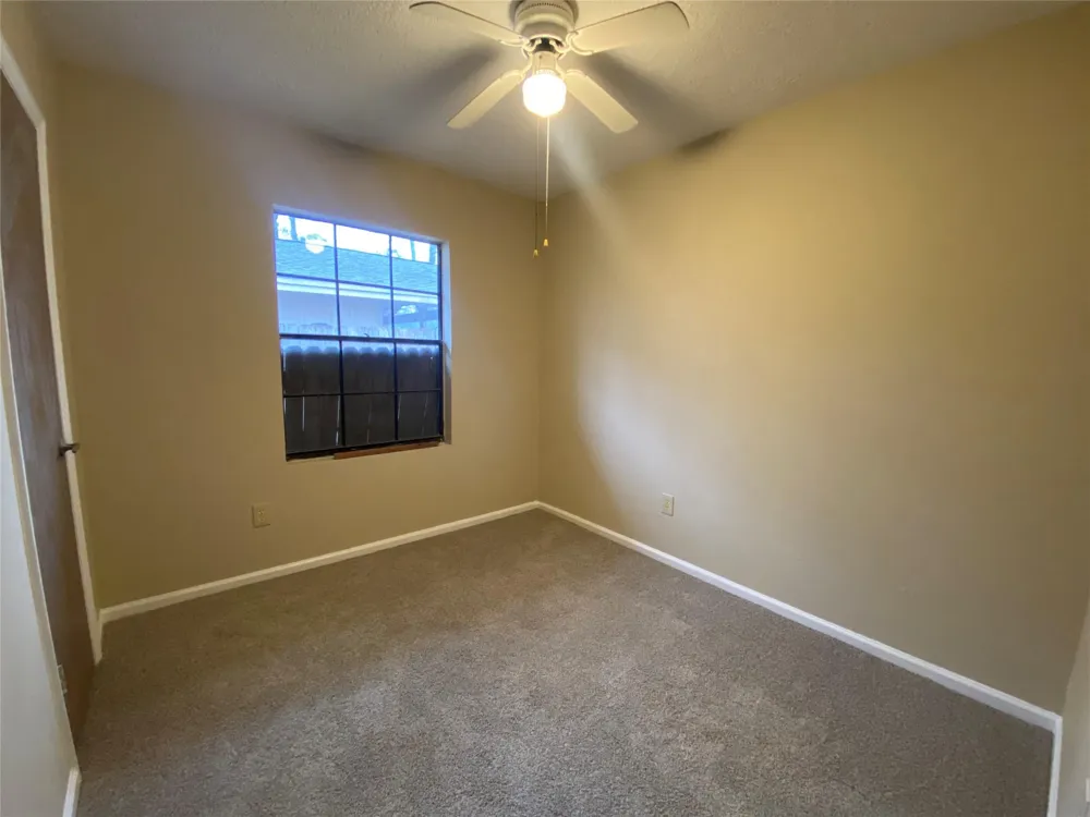 28629 Netawaka Huntsville, TX 77320