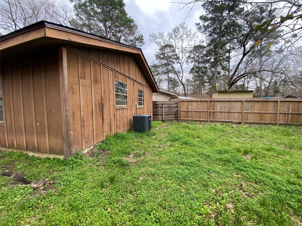 28629 Netawaka Huntsville, TX 77320