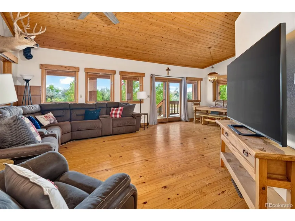 9469 County Road 59 Keenesburg, CO 80643