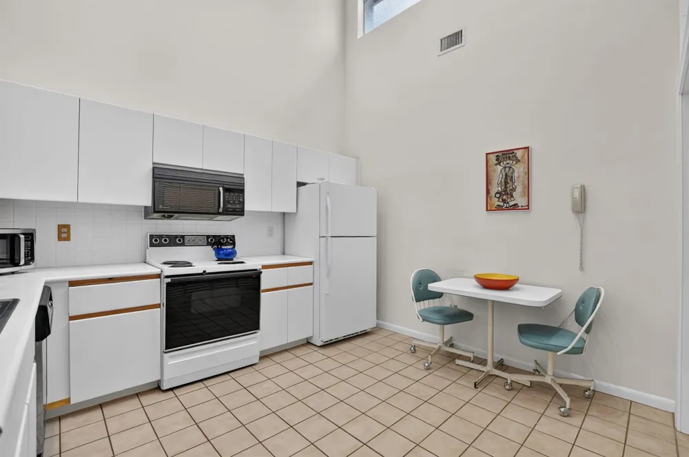 10410 PLAZA CENTRO Boca Raton, FL 33498