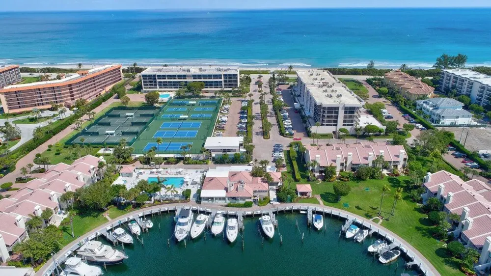 2707 Ocean Boulevard #306d Boca Raton, FL 33431