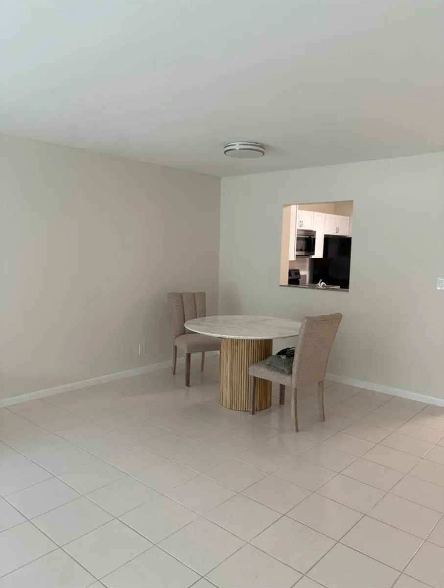 9110 Fairbanks Lane #4 Boca Raton, FL 33496